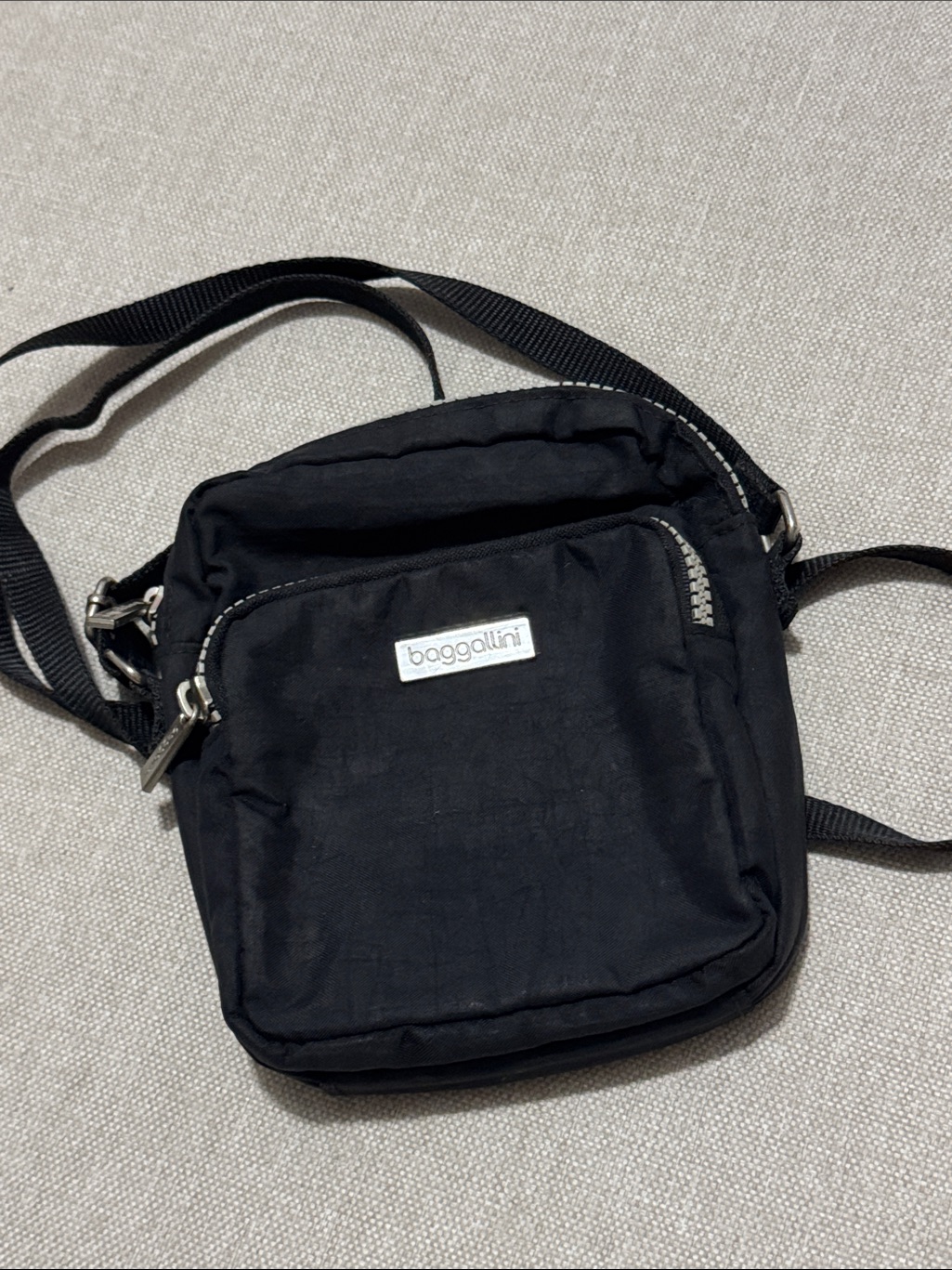 Guc Baggallini Mini Crossbody Bag-Black-Adj Strap-3 Compartment-Zip Top